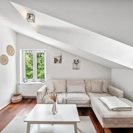 Gemuetliche 3-zimmer Mit Parklatz, Naehe Ostsee