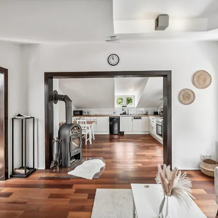 Gemuetliche 3-zimmer Mit Parklatz, Naehe Ostsee